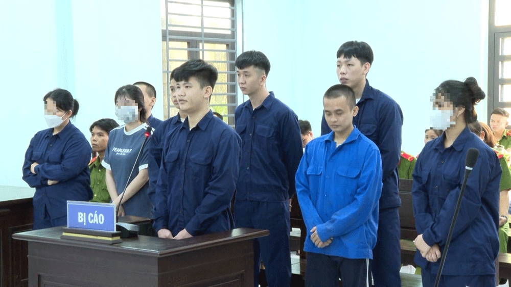 Băng nhóm mua bán người dưới 16 tuổi ở Bình Phước lĩnh án 56 năm tù